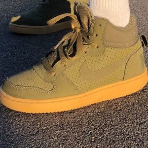Nike Court Borough Mid Winter Dark Green